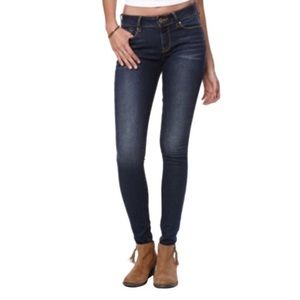 Bullhead black medium wash skinny jean